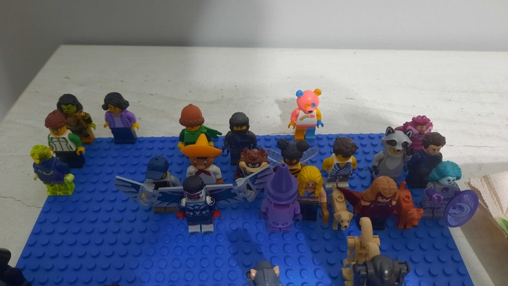 Лего фигурки продаю коном