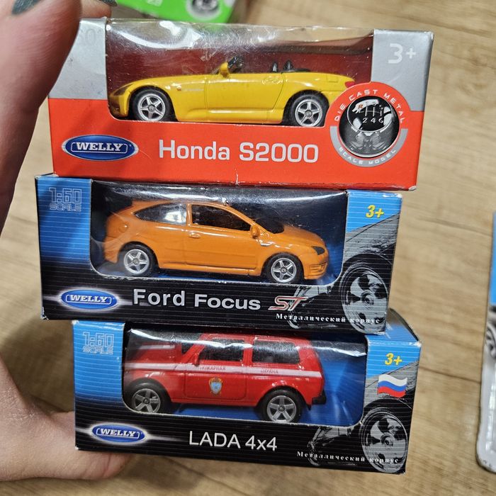 Машинки модельки маленькие