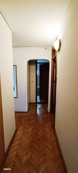 Apartament cu 4 camere in Tractoru-Independentei