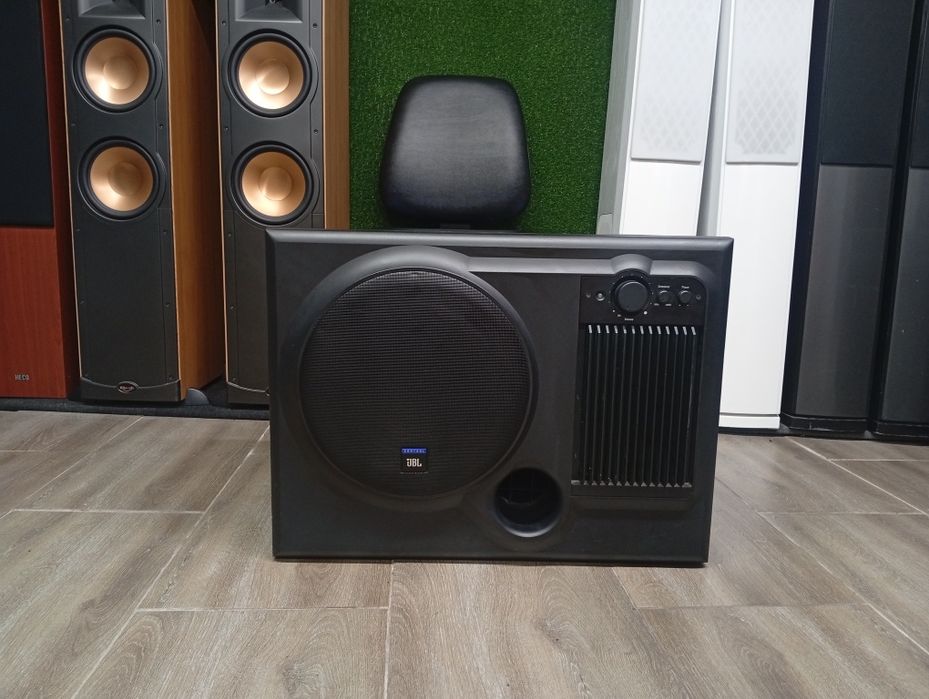 Активен субуфер JBL Control SUB-10