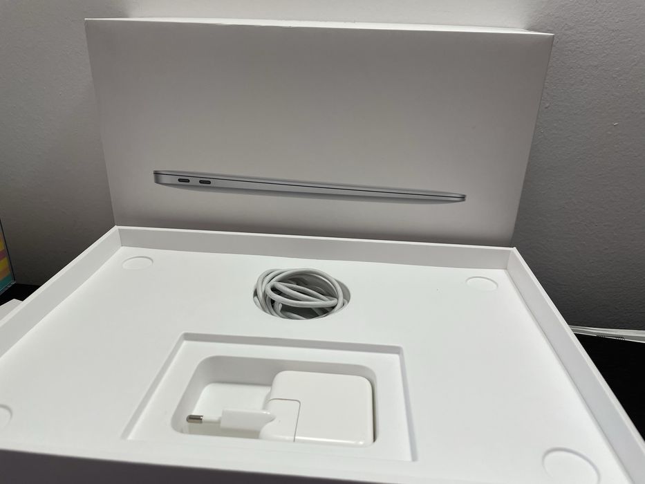 MacBook Air 13 Retina 2020, ca nou, Intel I5, 8GB RAM, 350 GB SSD