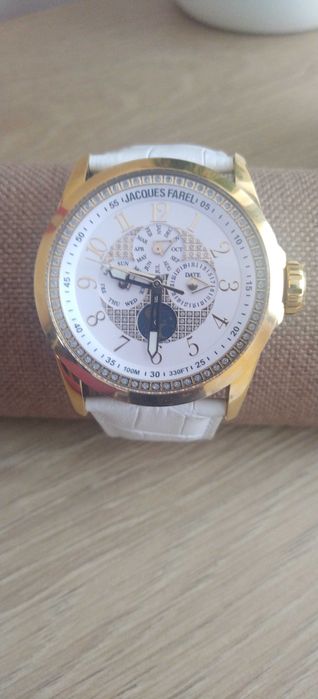 Нов дамски часовник