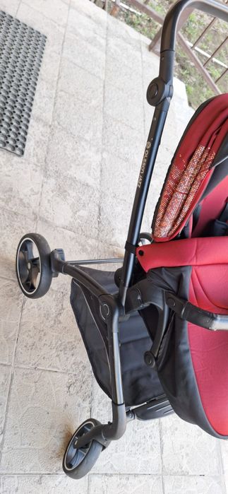 Продам прогулочную коляску