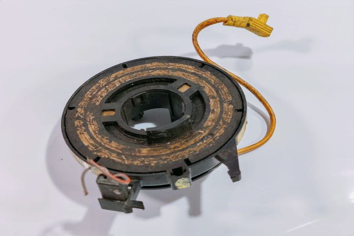 Spira Volan  95AB14A664AA Ford Escort a 6-a generatie