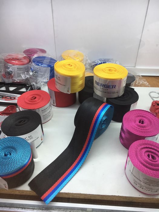 Ремнь безопасности цветные