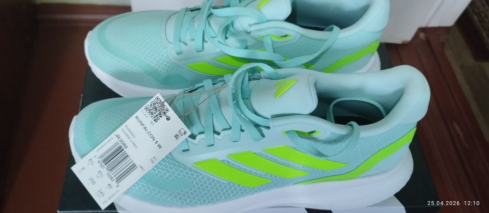 Оригинал. С Америки - кроссовки Адидас.