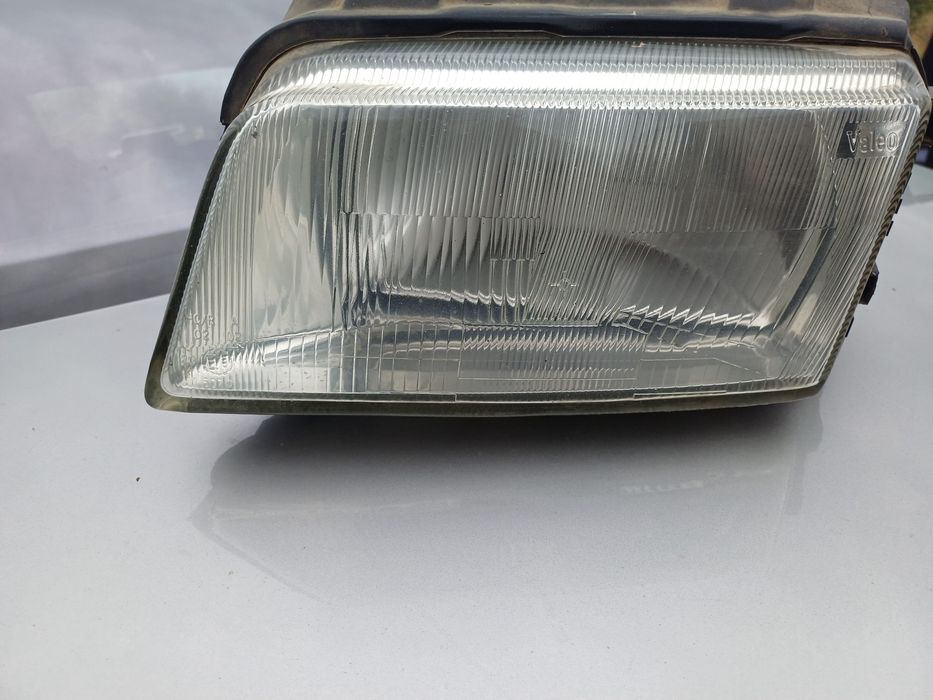 Ляв фар за ауди а4 б5 1997 година