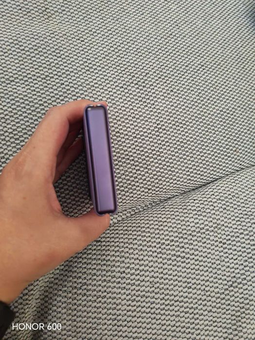 Телефон Motorola Razr 40