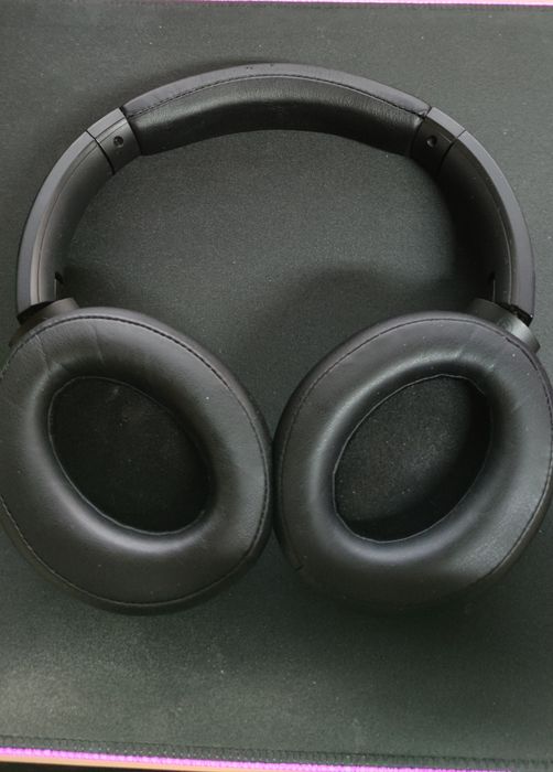 Powerlocus слушалки с active noise cancellation