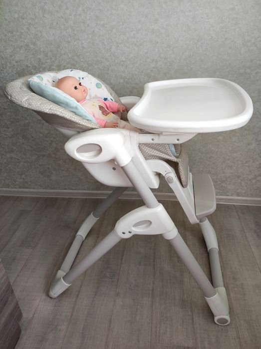 Продаю стульчик для кормления Joie