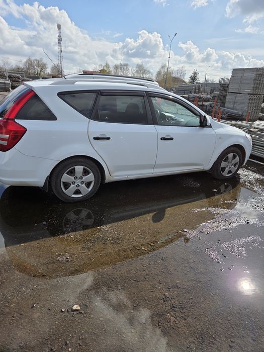 Vand Kia Ceed 1.4 benzina