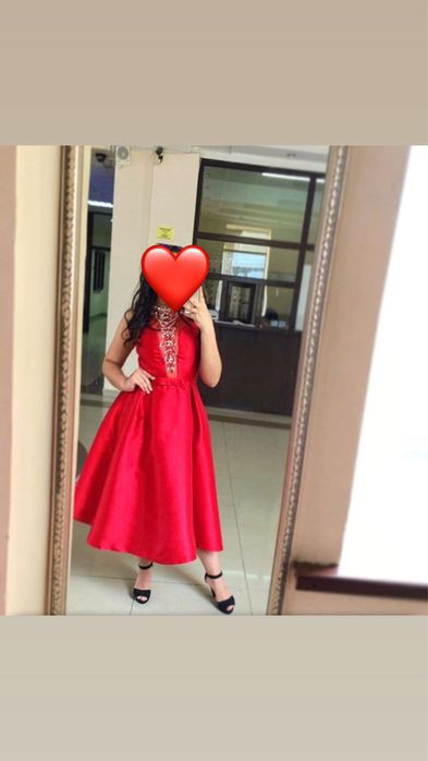 Нарядной платье