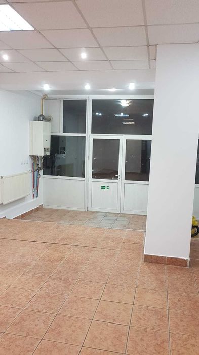 Inchiriez spatiu 40 mp.central Rm.Valcea