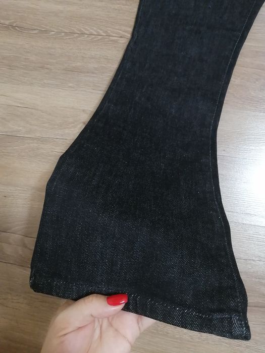 Фирменные джинсы Levi's