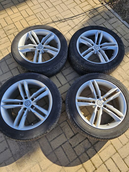 Оригинални 20 цолови джанти за VW тоарег с летни гуми
