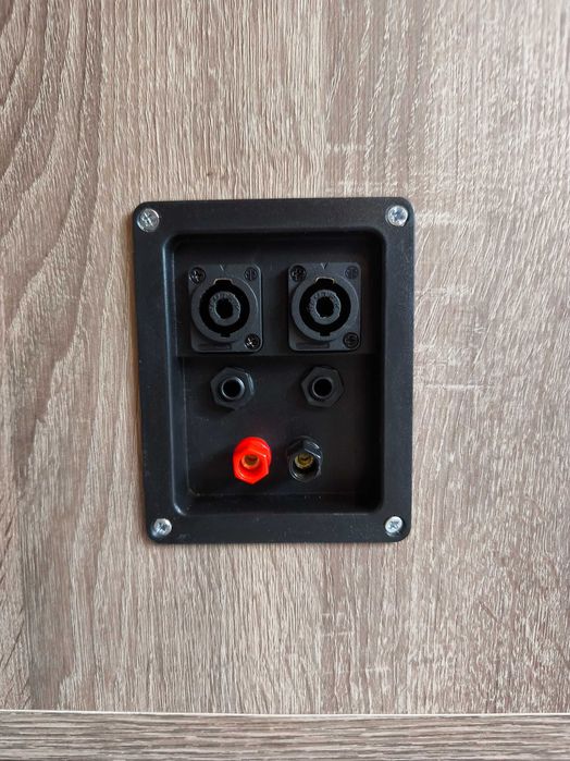 Тонколони 15 инча 8 ома 250w(реални) всяка