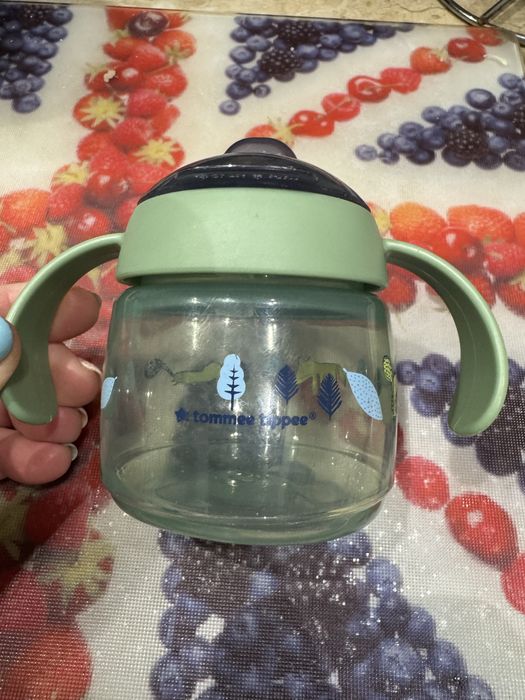 Прибори , шишета, купички за захранване