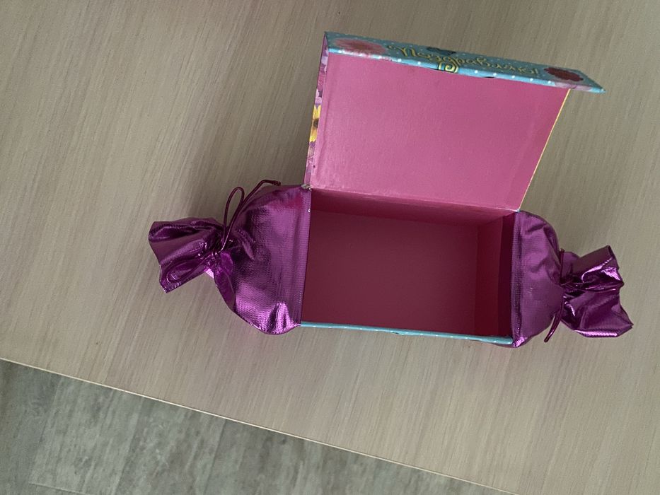 Подарочная шкатулка «конфетка».