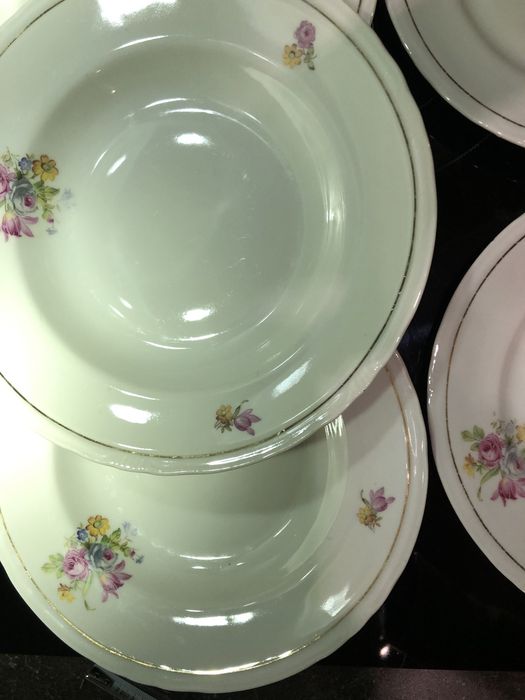 Порцеланови чинии