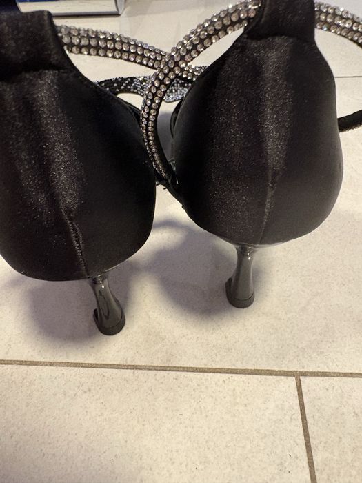 Pantofi satin cu funda cu pietricele