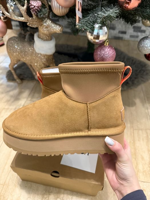 Vând UGG Mini Dipper