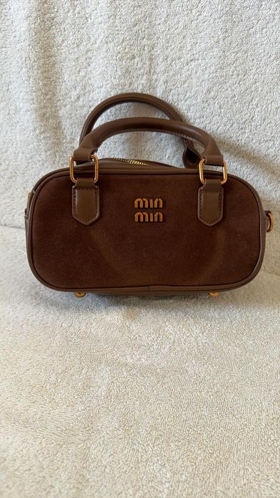 Женская сумка в стиле miu-miu