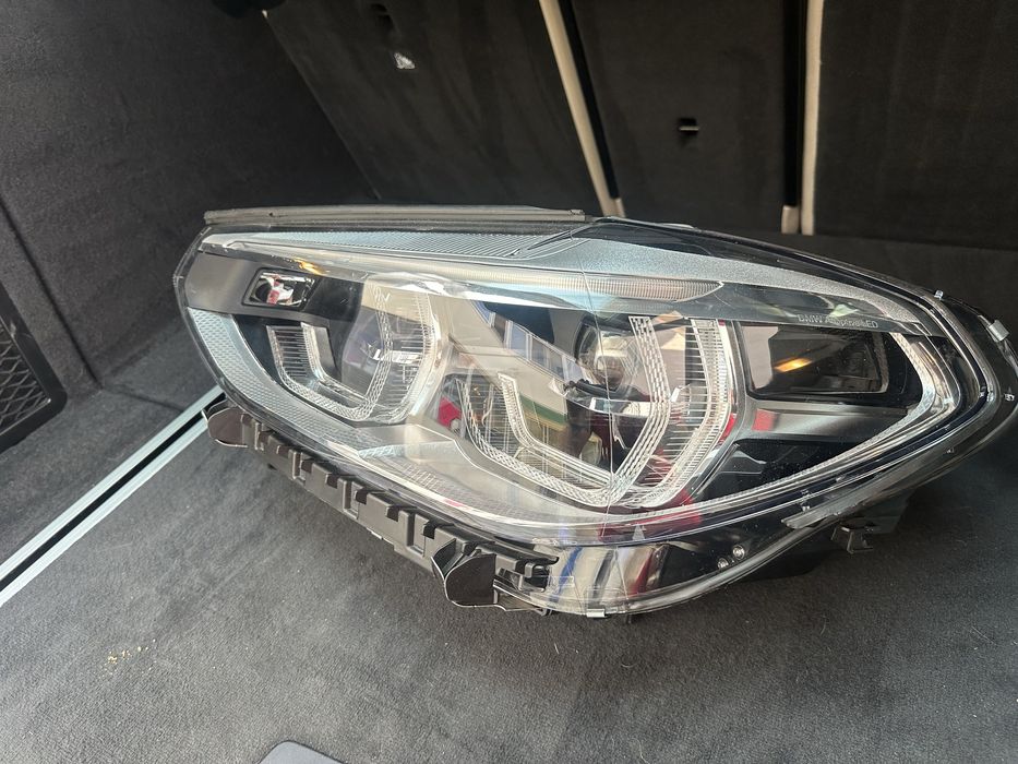Bmw x3 x4 G01 ляв фар