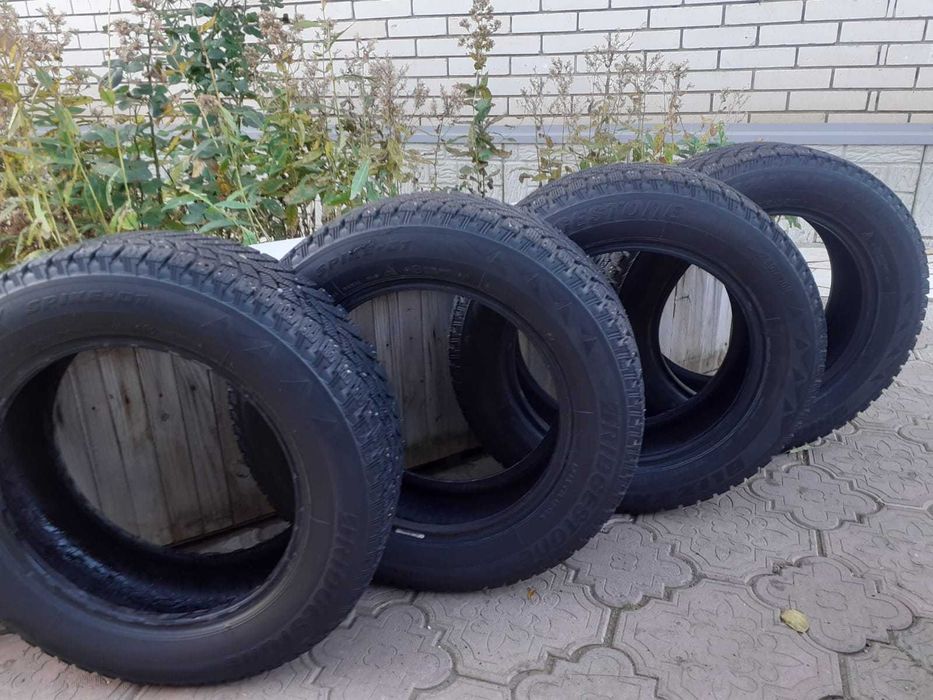 Комплект зимней резины 4 штуки Bridgestone Blizzak