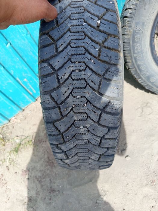 Продам покрышку на 14