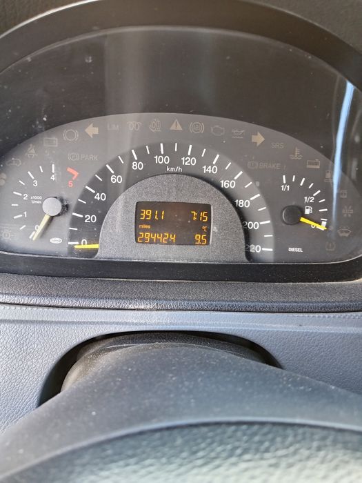 Vând Mercedes. Vito