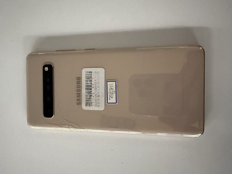 Продам Samsung S10+ 5G 256gb