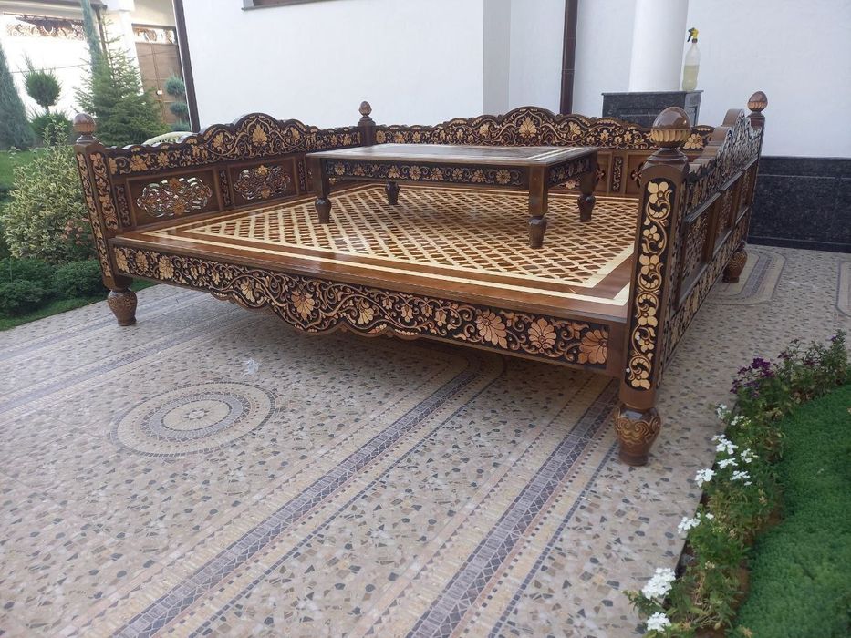 Сури тапчан карават