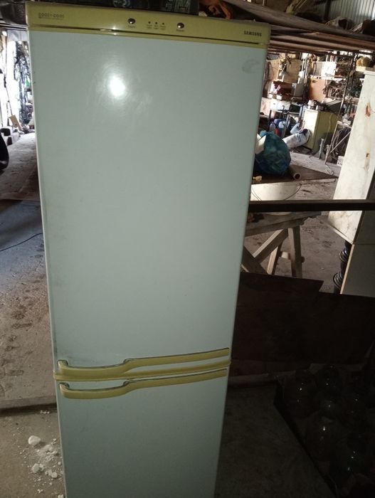 Продам холодильники