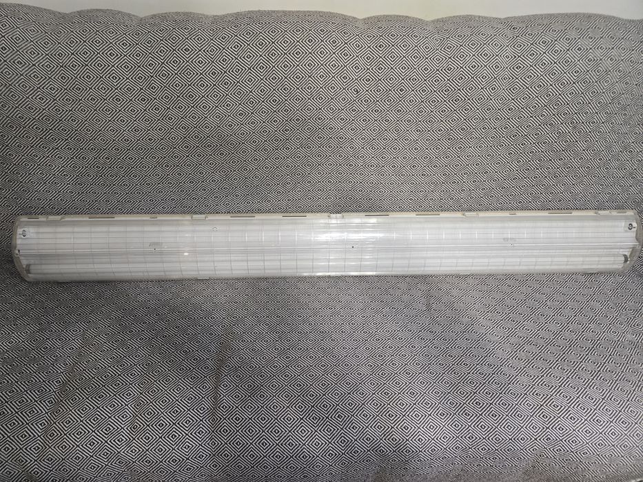 Corp iluminat pemtru 2 tuburi de neon, 150 cm