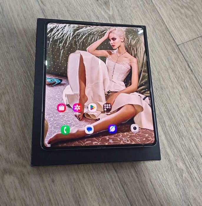 продам Samsung Fold 5 X 12/256Gb (no sim) wifi