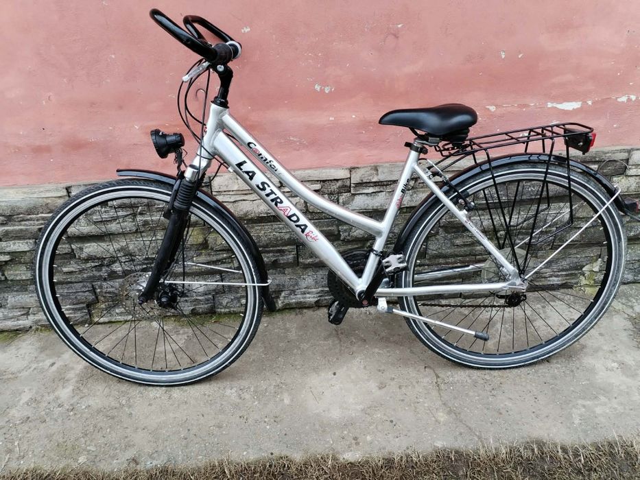 Bicicleta roti 28 cadru aluminiu dinam in butuc import Germania