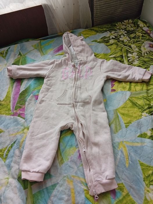 Продам комбинезон на девочку