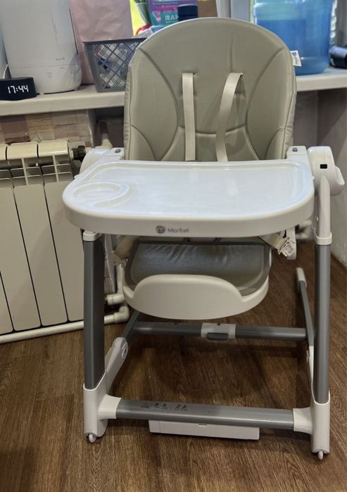 Детский обеденный стол