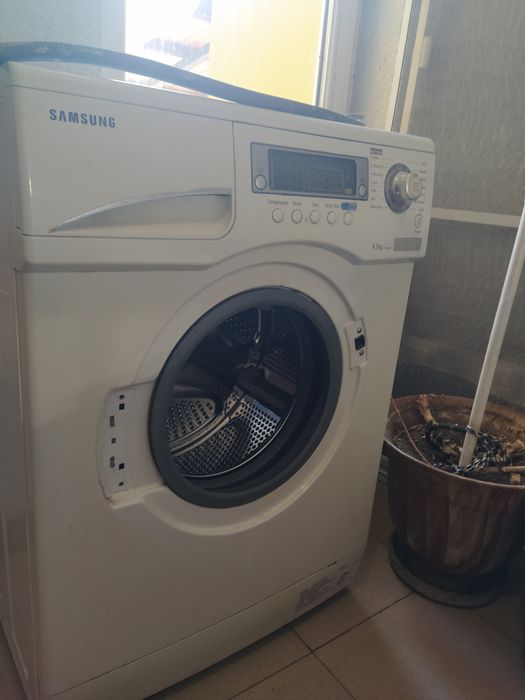 Продавам пералня Самсунг за части