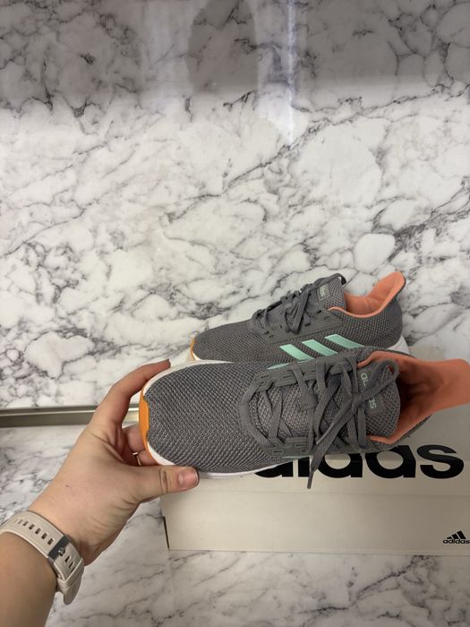 Дамски оригинални маратонки Adidas