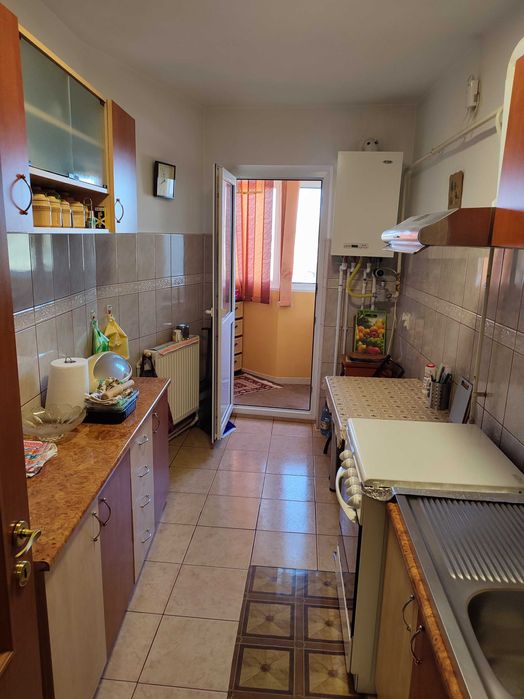 Apartament două camere decomandat zona Vidin