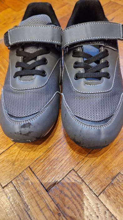 Обувки Батман номер 34 +подарък още едни