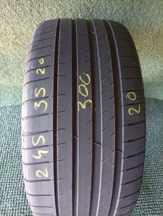 245 35 20 Michelin o bucată