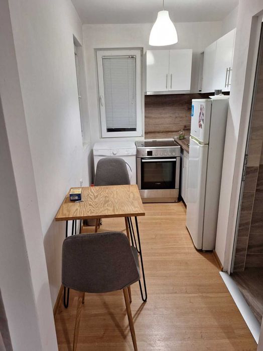 Дава се под наем Едностаен апартамент в Пловдив, Кършияка - 40 кв.м за 275 € - Снимка #3