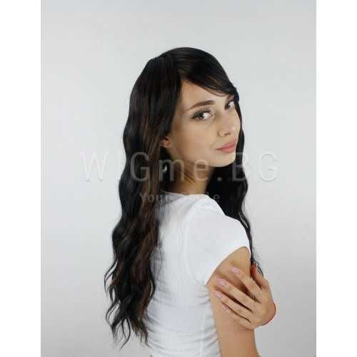 Дълга черна на вълни със светлокестеняви кичури, с бретон перука Лена