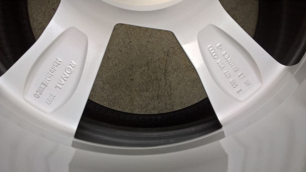 O janta 19 toli originala audi Q5 cu 8 j x 19 et 39 cod 80A601025E