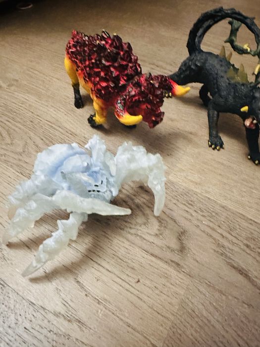 Seria Eldrador jucarii Schleich