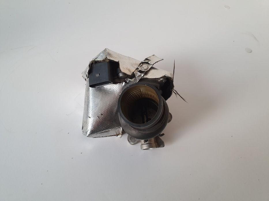 Vând clapeta EGR Audi A4 B8,5 FACELIFT CSUA cod 04L131501B/V400