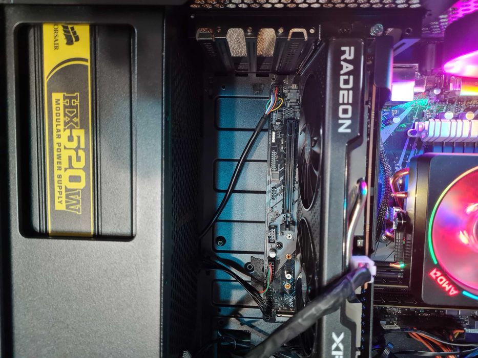 Геймърски компютър AMD Ryzen 5 3400G, RAM 8GB и Nvme 512GB+1000 HDD