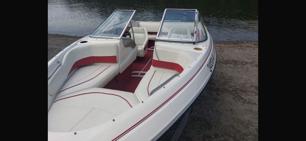 Моторна яхта Bayliner
2050 Capri SS Special Edition Mercruiser